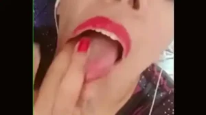امنيه تلحس لبنها الساخن